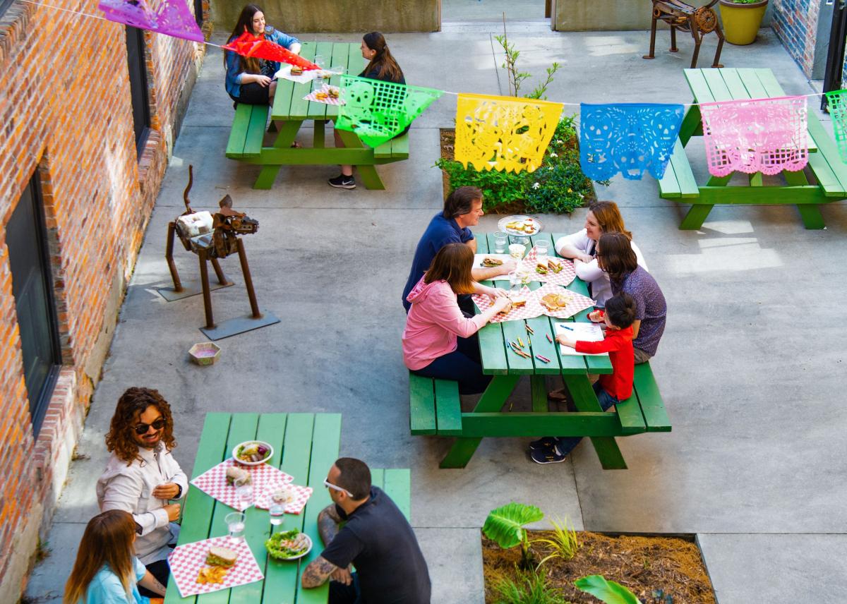 Kings Deli Patio